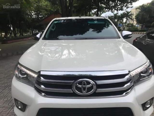 Cần bán Toyota Hilux 2.8G 4x4 AT 2017, màu trắng, nhập khẩu