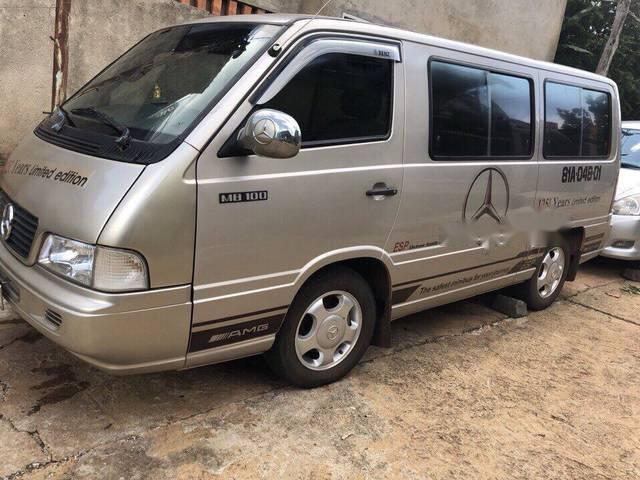 Cần bán Mercedes MB đời 2004, màu bạc, 158tr