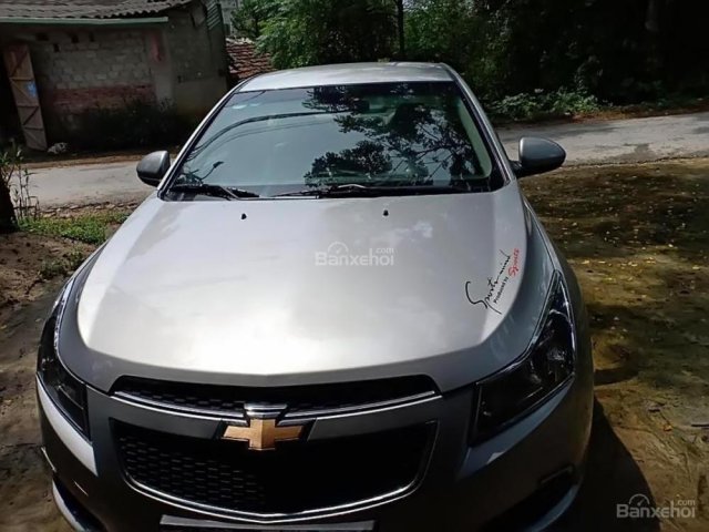 Bán ô tô Chevrolet Cruze LS 1.6 MT đời 2011, màu bạc xe gia đình