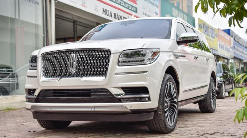 Cần bán xe Lincoln Navigator AT đời 2018, màu trắng, nhập khẩu nguyên chiếc