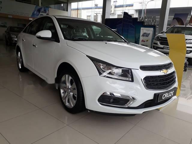 Cần bán xe Chevrolet Cruze 1.6LT đời 2018, mới 100%