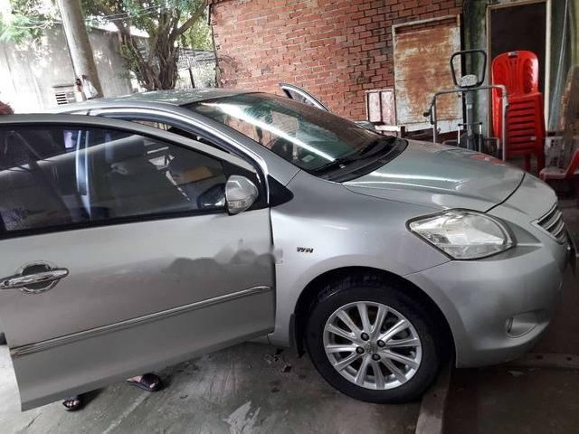 Bán Toyota Vios MT đời 2010, màu bạc, xe nhà không kinh doanh