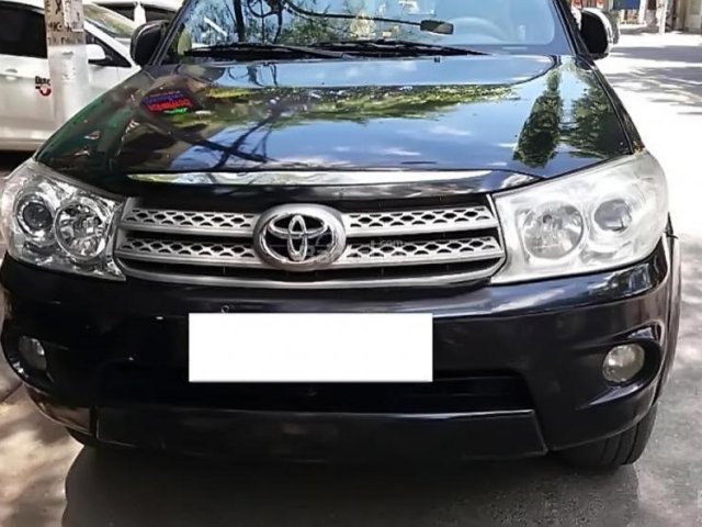 Bán ô tô Toyota Fortuner V 2011, màu đen chính chủ, 545tr