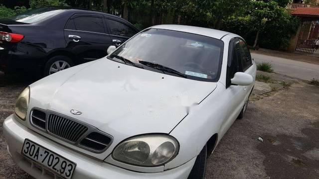 Cần bán xe Daewoo Lanos đời 2003, màu trắng xe gia đình