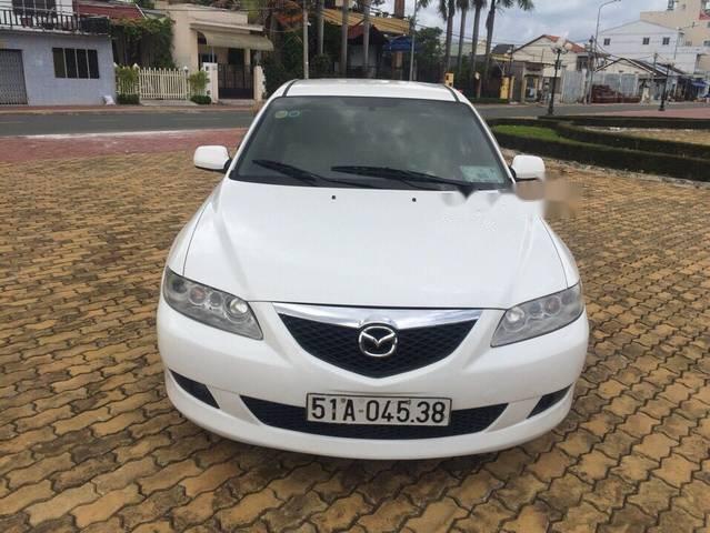 Cần bán gấp Mazda 6 MT đời 2004, màu trắng 