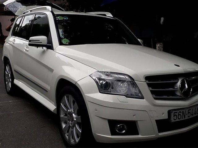 Bán xe Mercedes GLK300 4Matic năm sản xuất 2009, màu trắng còn mới 