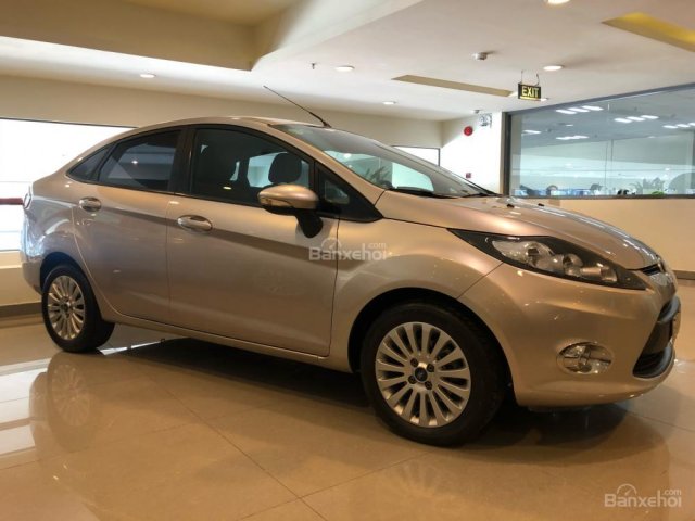 Cần bán Ford Fiesta 1.6L 4 cửa 2013