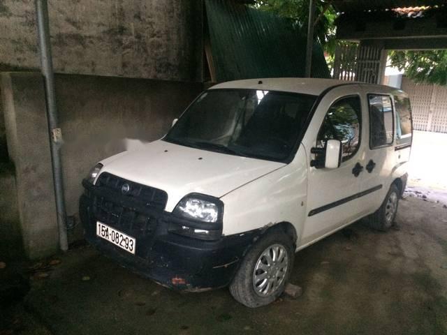 Cần bán xe Fiat Doblo sản xuất năm 2003, màu trắng, giá tốt0