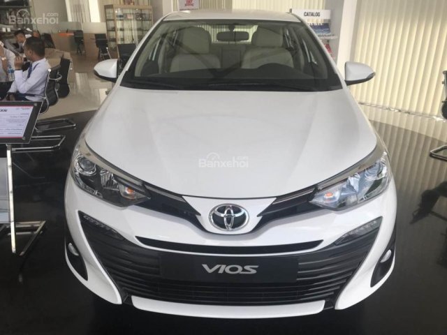 Cần bán Toyota Vios G đời 2018, màu trắng, giao ngay, khuyến mãi hấp dẫn, hỗ trợ trả góp lãi suất 0.33%