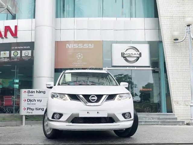 Cần bán Nissan X trail 2.0 SL 2WD Premium năm sản xuất 2018, màu trắng, 925tr0