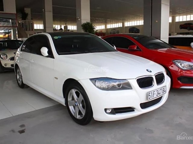 Bán BMW 3 Series 320i năm sản xuất 2009, màu trắng 