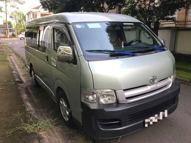 Bán Toyota Hiace đời 2006 giá cạnh tranh