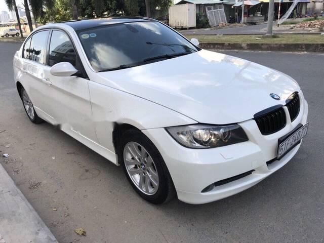 Cần bán gấp BMW 3 Series 320i đời 2008, màu trắng chính chủ