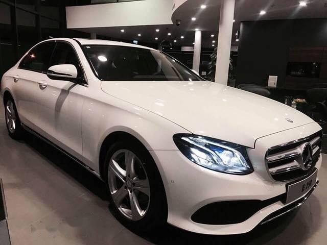 Cần bán Mercedes E250 năm 2018, màu trắng