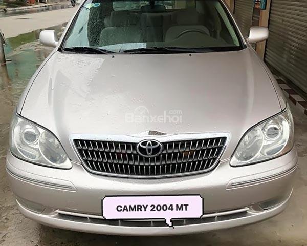 Cần bán lại xe Toyota Camry đời 2004 số sàn0