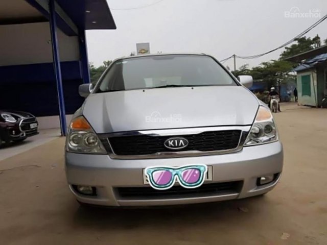 Cần bán xe Kia Carnival 2.5MT sản xuất năm 2009, màu bạc, nhập khẩu nguyên chiếc 