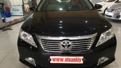 Cần bán xe Toyota Camry 2.5G AT sản xuất 2013, màu đen 