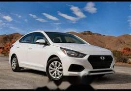 Cần bán xe Hyundai Accent năm sản xuất 2018, màu trắng, 460 triệu