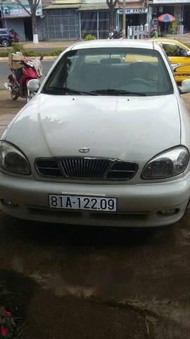 Cần bán lại xe Daewoo Lanos năm 2000, màu trắng, giá rẻ 