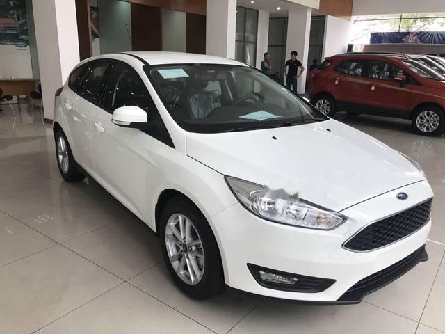 Bán Ford Focus 1.5L Ecoboost sản xuất năm 2018, màu trắng, giá tốt