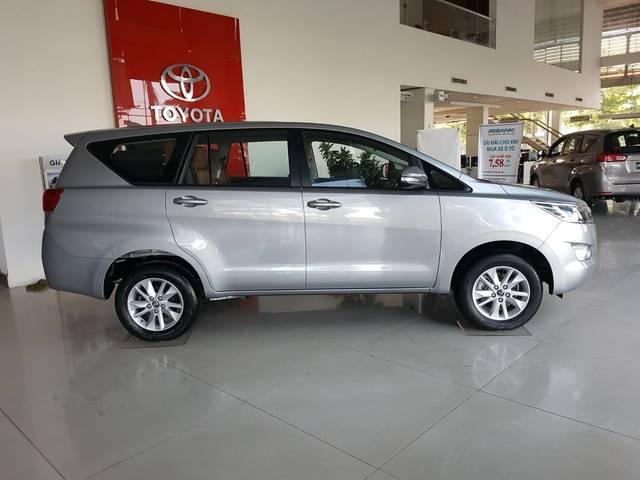 Cần bán xe Toyota Innova sản xuất năm 2018