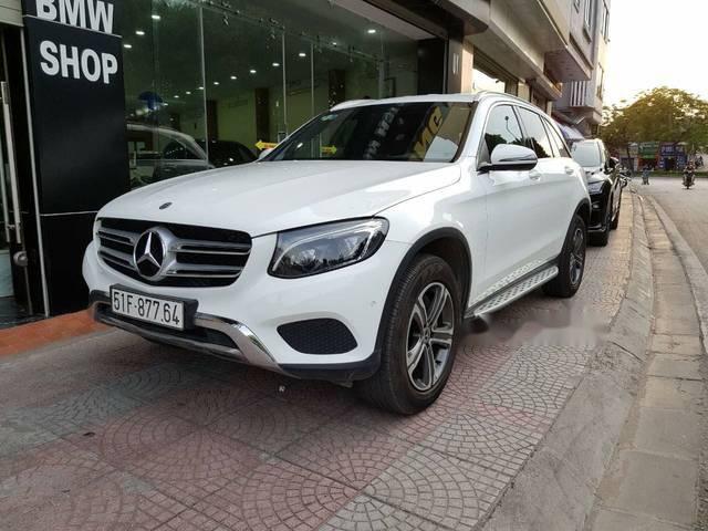 Cần bán gấp Mercedes GLC 250 năm 2017, màu trắng