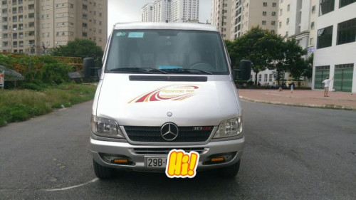 Cần bán xe Mercedes MT năm 2010, màu bạc xe gia đình, giá tốt