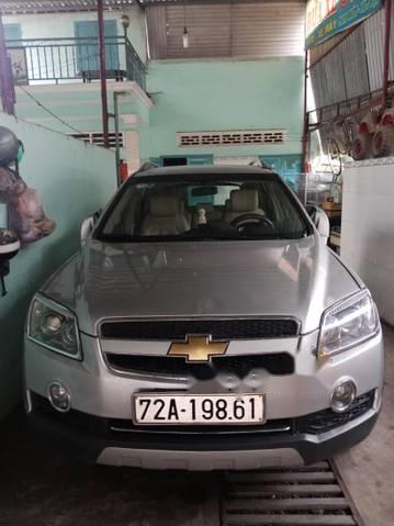 Cần bán Chevrolet Captiva 2009, màu bạc