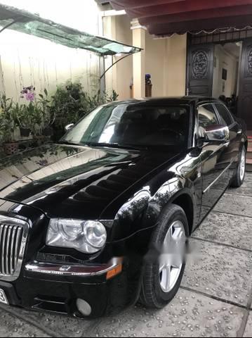 Cần bán lại xe Chrysler 300C đời 2008, màu đen, nhập khẩu nguyên chiếc, giá tốt 