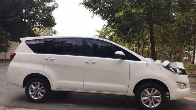 Bán xe Toyota Innova sản xuất năm 2018, màu trắng, giá tốt