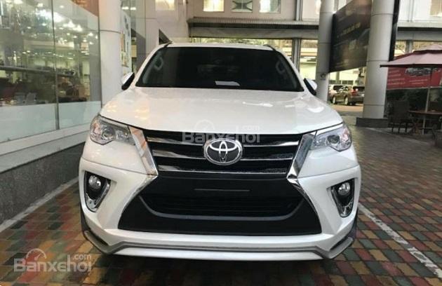 Bán Toyota Fortuner 2018 nhập khẩu, xe có sẵn giao ngay