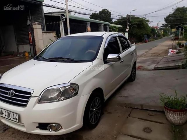 Tôi cần bán 1 xe Daewoo Gentra đời cuối 2008 màu trắng