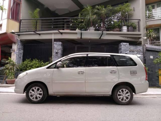 Cần bán xe Toyota Innova năm 2007, màu bạc