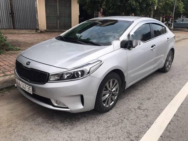 Cần bán xe Kia Cerato MT 2016, màu bạc, giá tốt