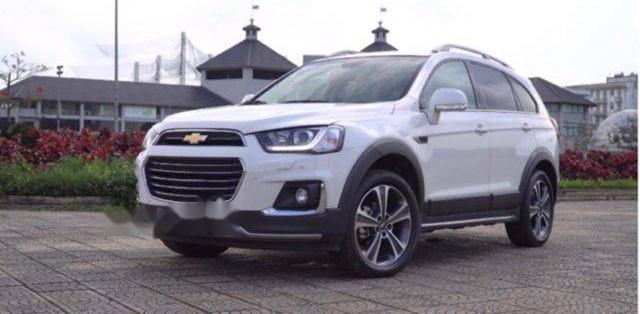 Cần bán xe Chevrolet Captiva LTZ đời 2018, màu trắng giá cạnh tranh