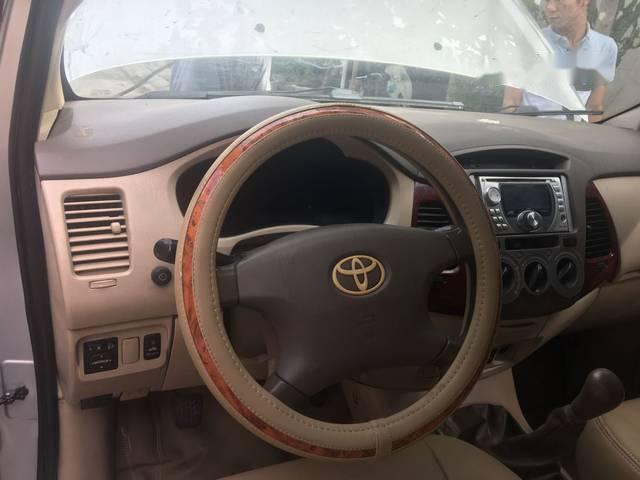 Cần bán xe Toyota Innova G MT sản xuất năm 2006, màu bạc