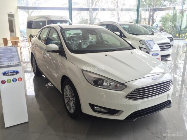 Ford Focus Titanium 1.5L Ecoboost 2018 KM khủng, vay 80-90%, trả trước 150tr - LH: 093 1234 768