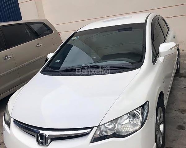 Bán Honda Civic sản xuất 2008, màu trắng xe gia đình