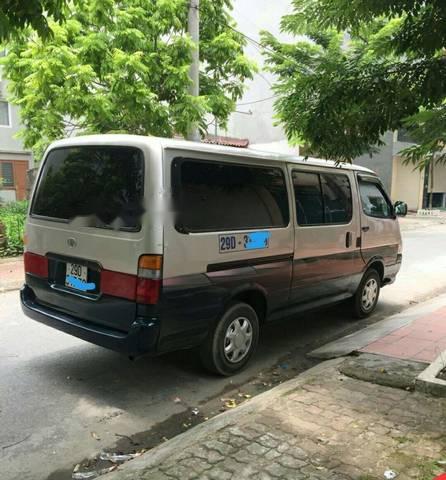 Cần bán lại xe Toyota Hiace 2004, màu bạc - xanh