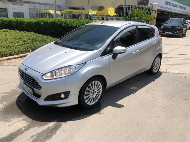 Cần bán xe Ford Fiesta 1.0 đời 2014, màu bạc