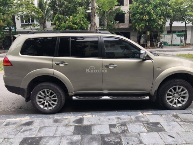 Bán Mitsubishi Pajero Sport sản xuất năm 2013, màu ghi vàng