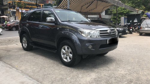 Chính chủ bán xe Toyota Fortuner 2.7 AT 2009, màu xám