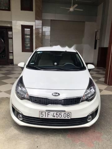 Cần bán xe Kia Rio số sàn, màu trắng, đời 2016, đăng kí 2017