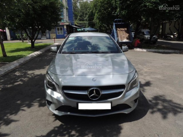 Cần bán Mercedes CLA 200 năm Sx 2015, màu bạc, nhập khẩu