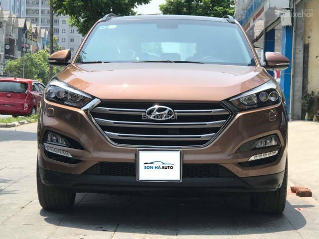 Cần bán Hyundai Tucson 2.0 AT sản xuất năm 2015, màu nâu, xe nhập