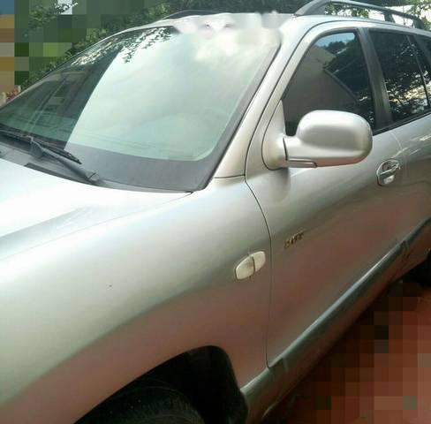 Bán ô tô Hyundai Santa Fe 2004, màu bạc, giá cạnh tranh