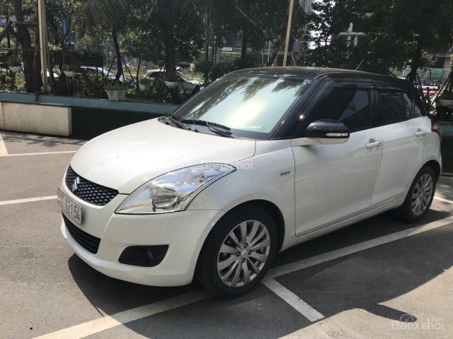 Bán ô tô Suzuki Swift số tự động, sản xuất năm 2016, màu trắng