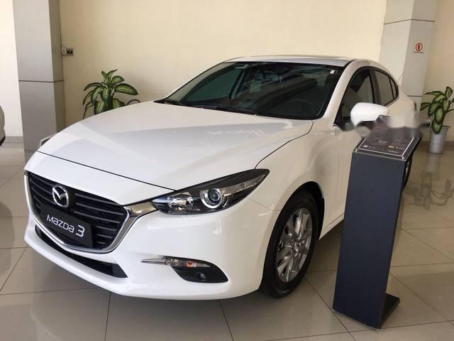 Bán xe Mazda 3 1.5L năm sản xuất 2018, màu trắng