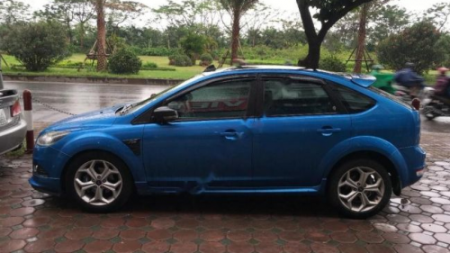 Bán Ford Focus 1.8 AT năm sản xuất 2011, màu xanh lam