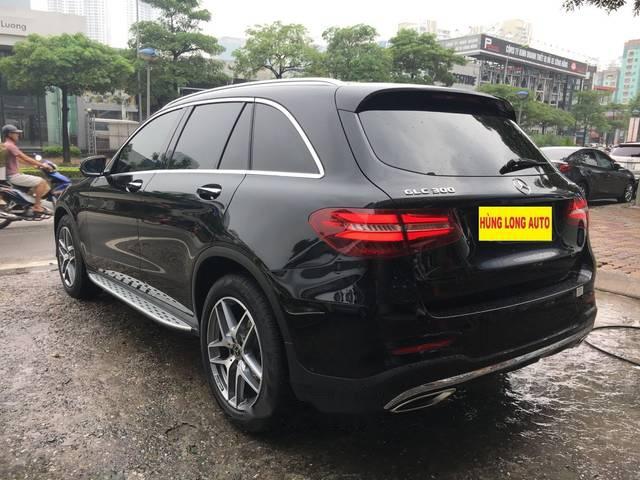 Bán Mercedes GLC 300 4Matic năm 2018, màu đen